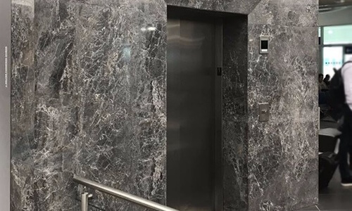 Облицовка лифта из мрамора DAMASTAS